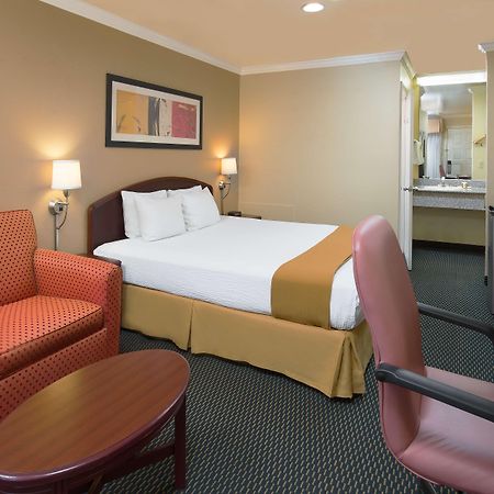Days Inn By Wyndham Pinole Berkeley Extérieur photo