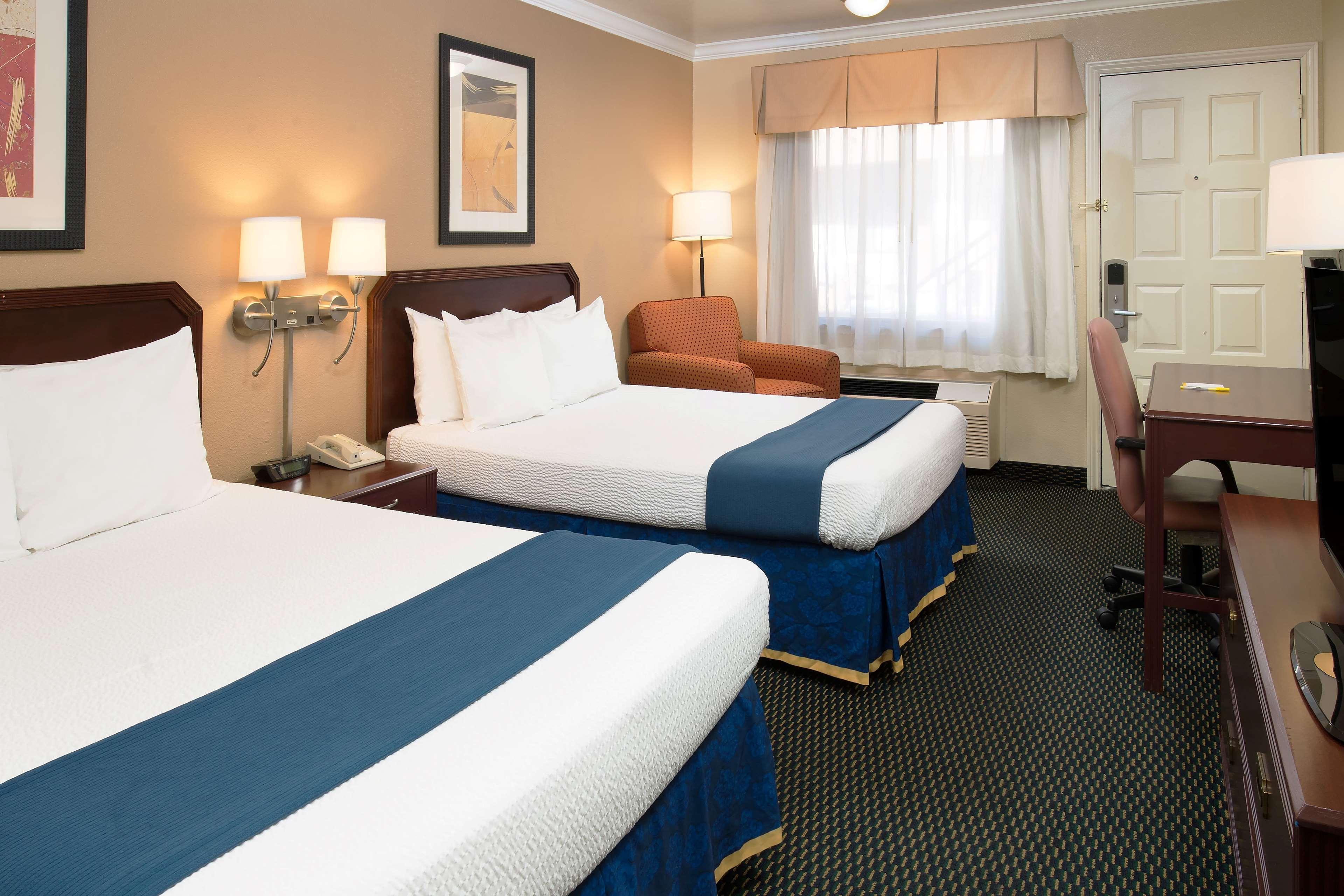 Days Inn By Wyndham Pinole Berkeley Extérieur photo