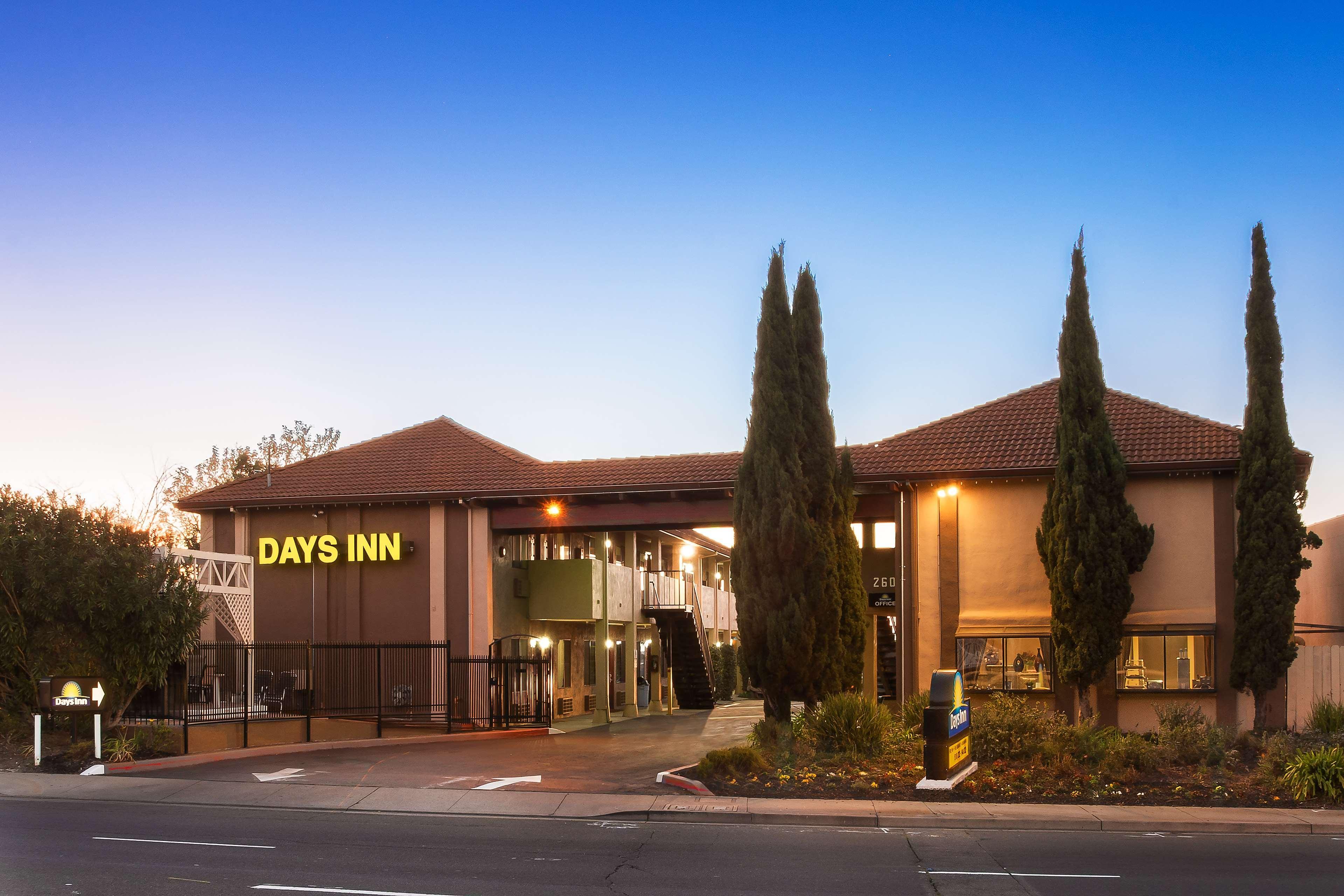 Days Inn By Wyndham Pinole Berkeley Extérieur photo