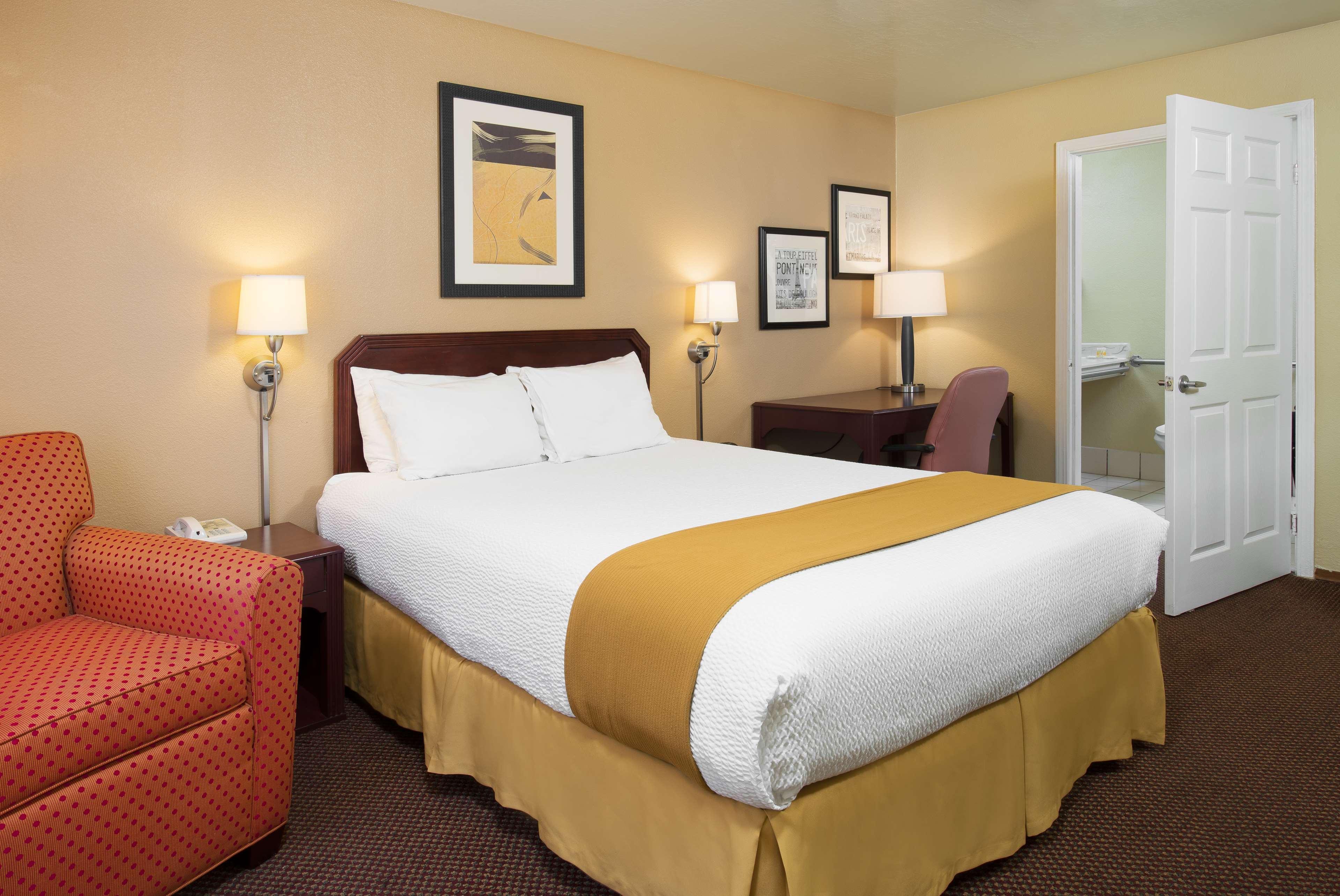 Days Inn By Wyndham Pinole Berkeley Extérieur photo