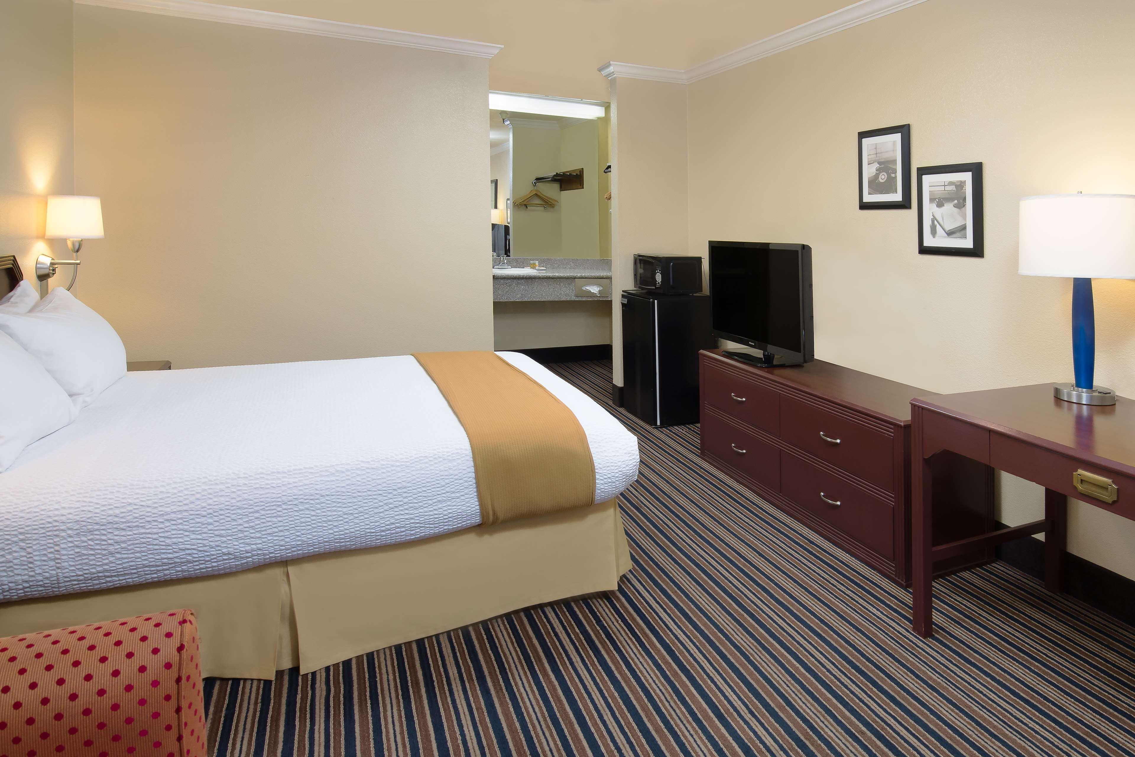 Days Inn By Wyndham Pinole Berkeley Extérieur photo
