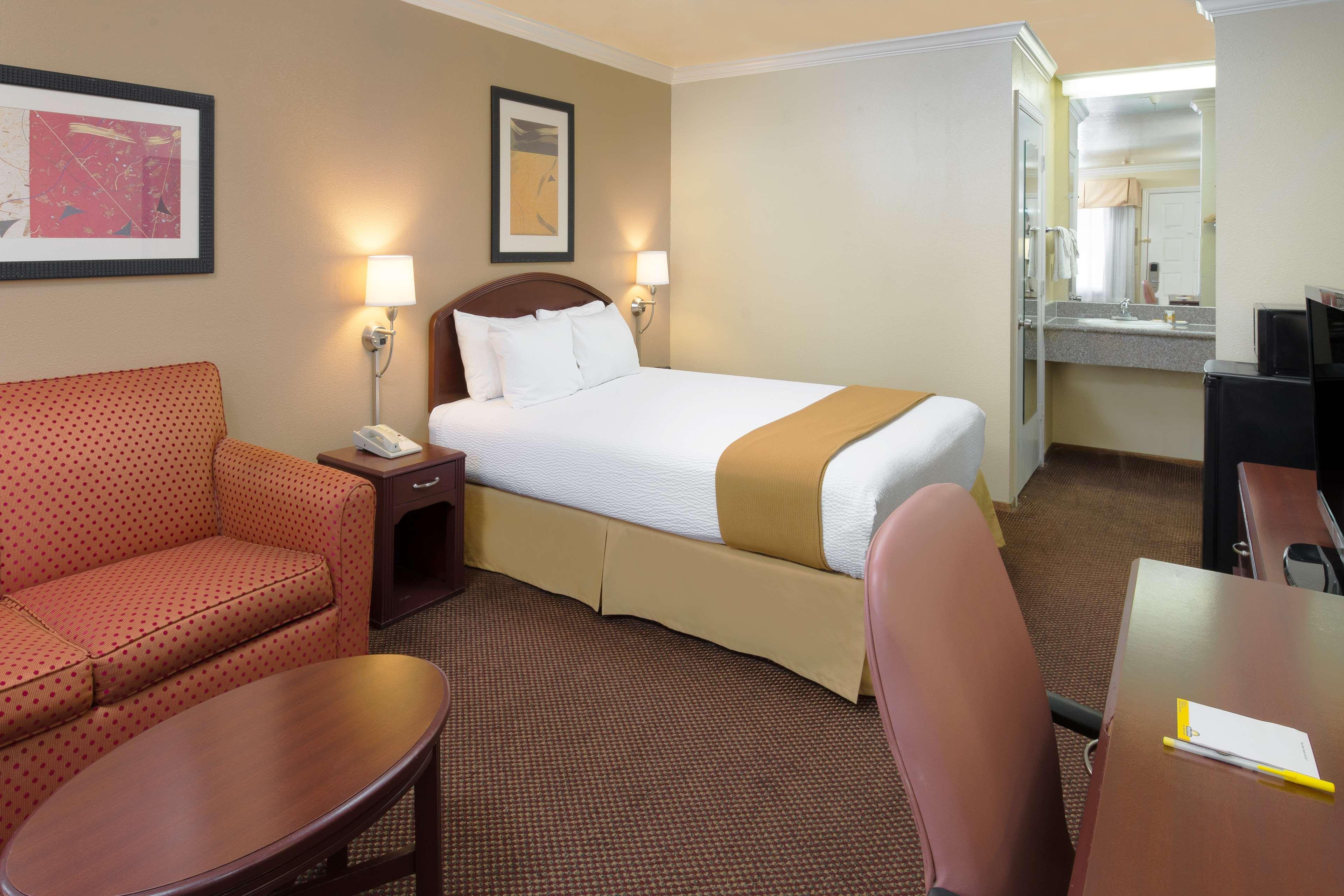 Days Inn By Wyndham Pinole Berkeley Extérieur photo