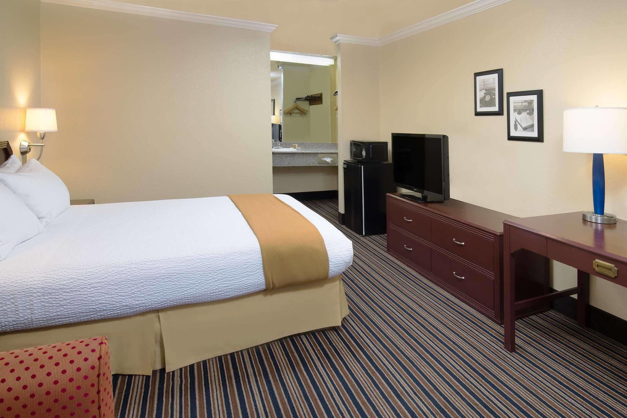 Days Inn By Wyndham Pinole Berkeley Extérieur photo